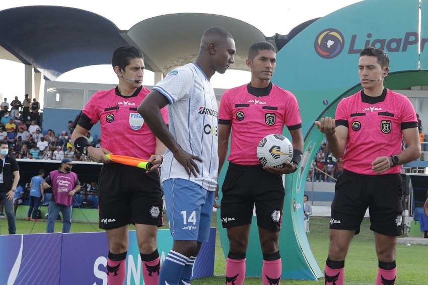 Renny Jaramillo permanece en la Serie A y se incorpora al Delfín