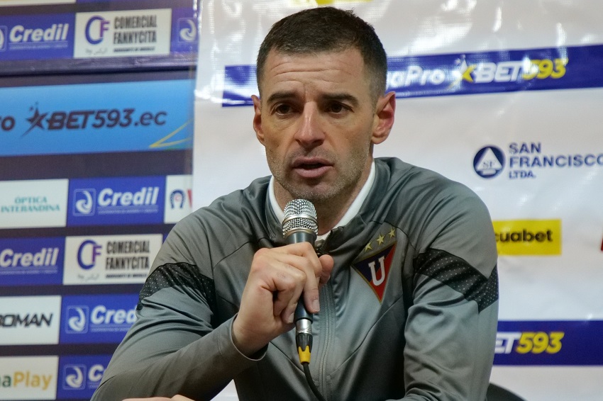 Adrián Gabbarini reconoce sus dos "errores puntuales" y pide "perdón" a la afición
