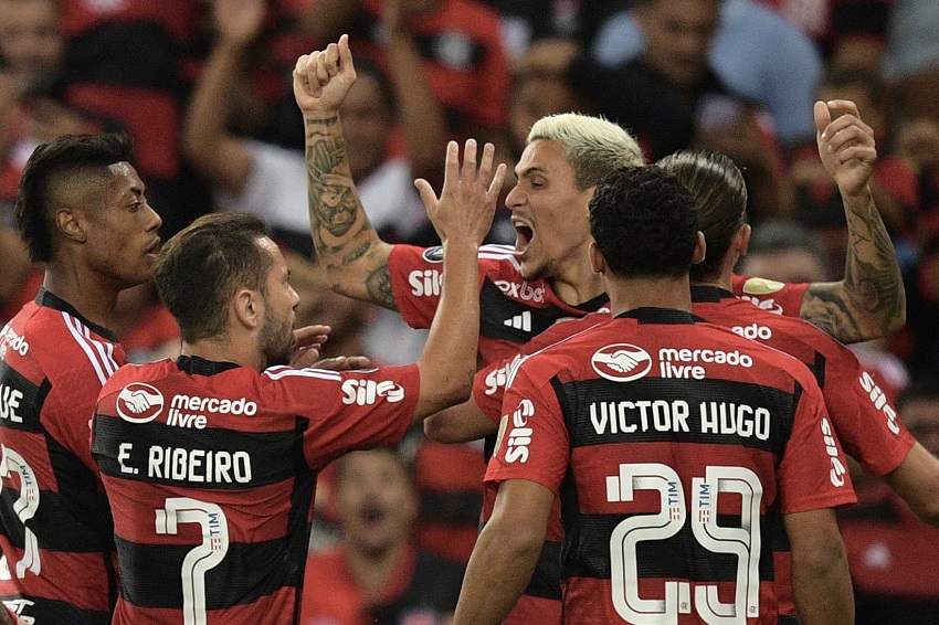 Flamengo demuestra su poder goleador ante Aucas, que se despide de competición internacional