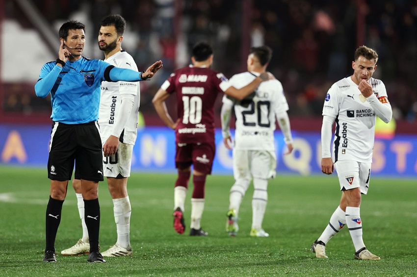 Liga de Quito, sin solidez defensiva, cae ante un contundente Lanús