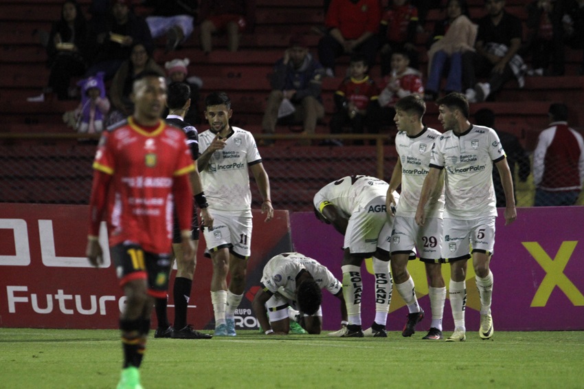 Orense, que cuidaba el empate a ultranza, aprovecha un error y supera a Deportivo Cuenca