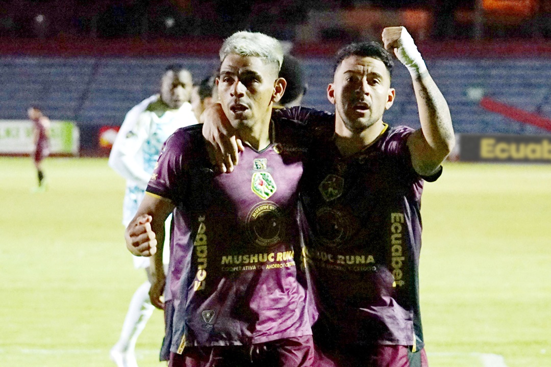 Mushuc Runa aprovecha las falencias defensivas de Emelec y se impone con goleada