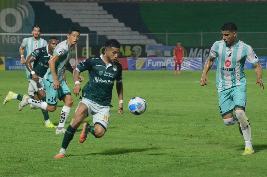 Orense aprovecha error defensivo de Cumbayá para obtener la victoria