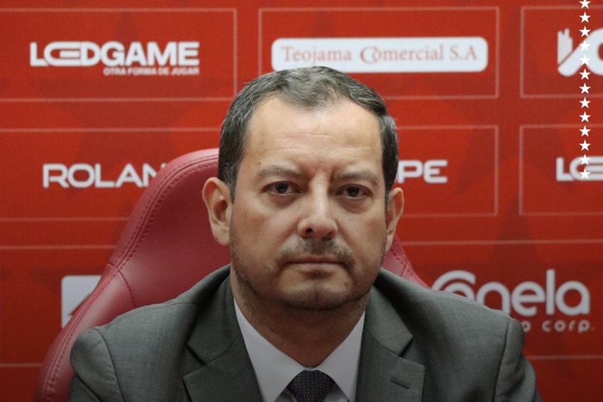 Marco Pazos anuncia que "van a salir 15 jugadores" de El Nacional