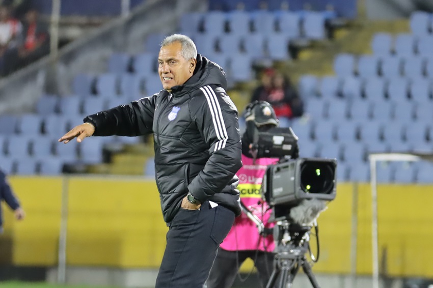 Hernán Torres, enfadado por los rumores, desmiente su renuncia en Emelec