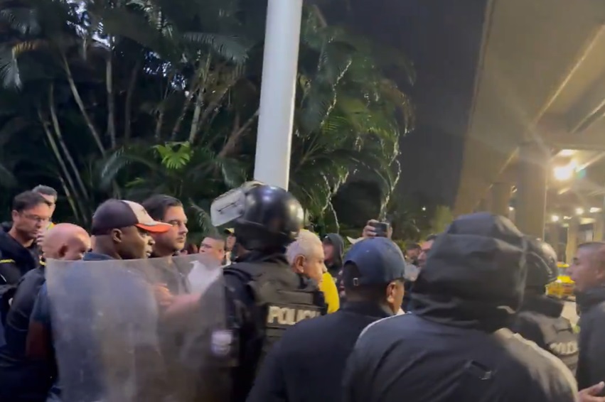 Barcelona regresa a Guayaquil sin dar declaraciones y en medio de un tenso recibimiento