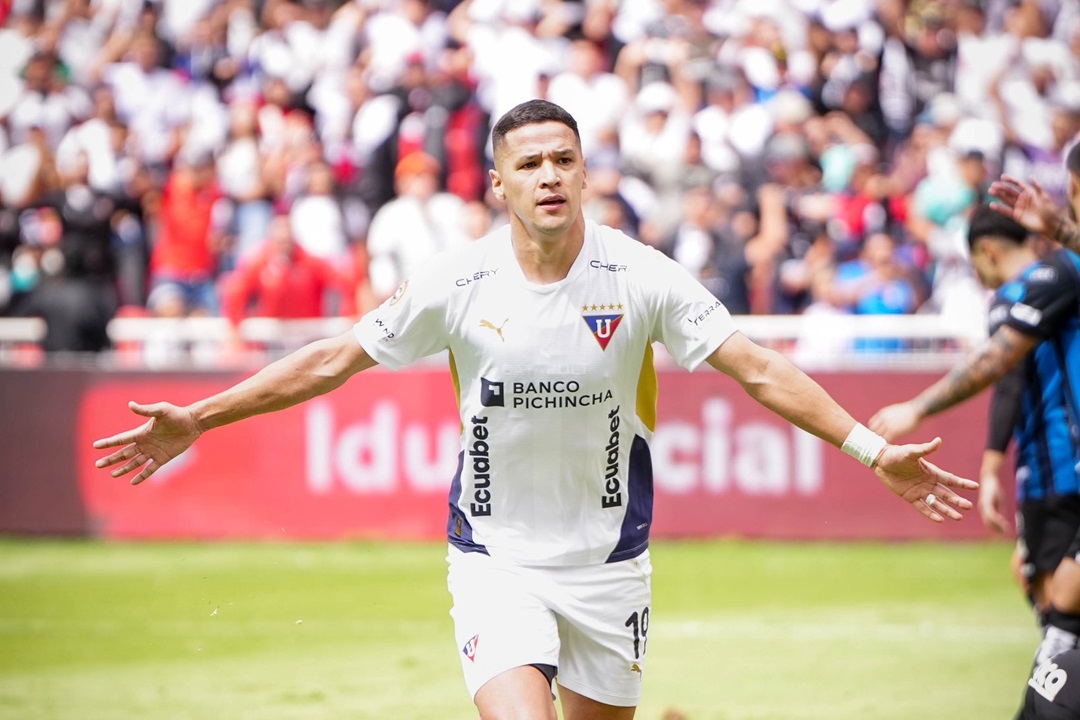 Liga de Quito alcanza un acuerdo de palabra para el traspaso de Alex Arce a Independiente Rivadavia