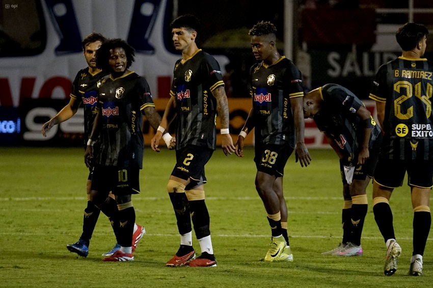 Manta, con influencia directa de Christian Alemán en los goles, se lleva el empate ante Macará