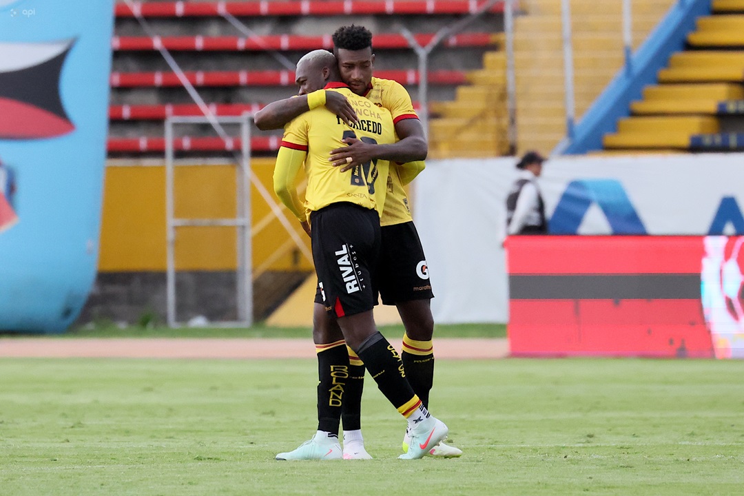Felipe Caicedo aparece para darle el empate a Barcelona frente a Universidad Católica