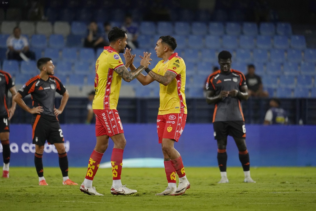 Aucas da golpes de entrada y en el final para llevarse un triunfo clave ante Emelec