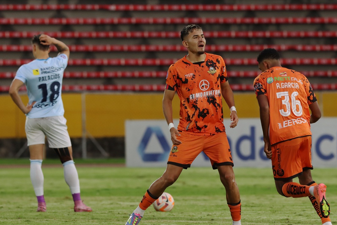 Libertad responde con un golazo y se lleva el empate contra Universidad Católica
