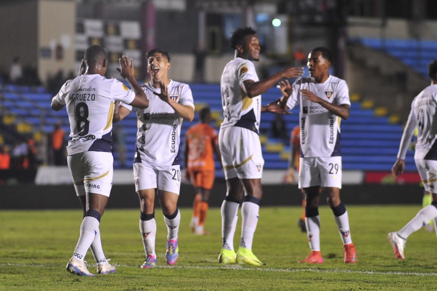 Liga de Quito marca diferencia en la primera parte ante Libertad y se reencuentra con el triunfo
