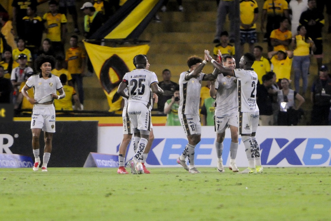 Aucas consigue el empate frente a un Barcelona ineficaz