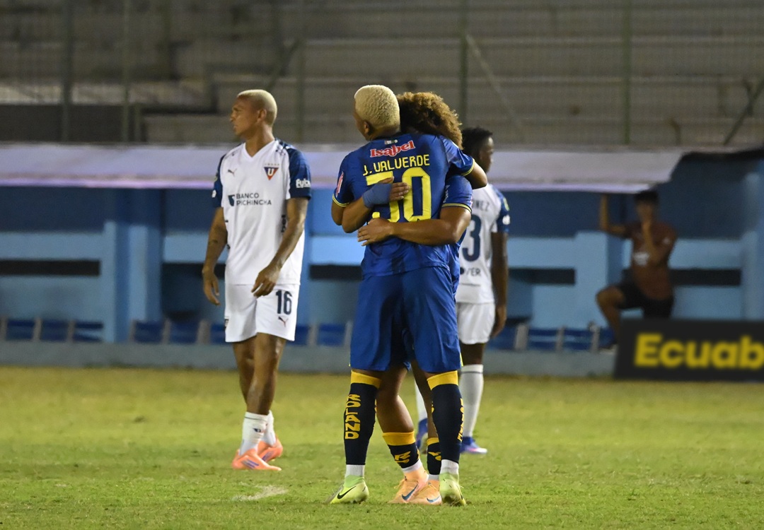 Delfín capitaliza error puntual y se reencuentra con la victoria superando a Liga de Quito