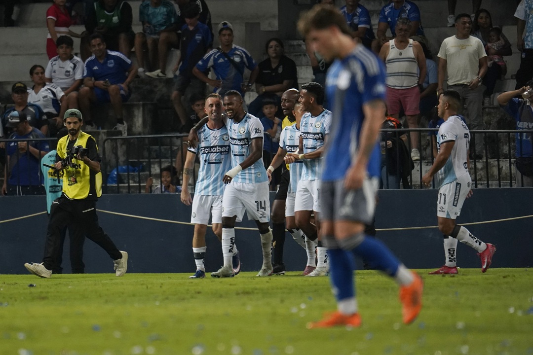 Guayaquil City, al compás de Damián Díaz, supera con comodidad a Emelec
