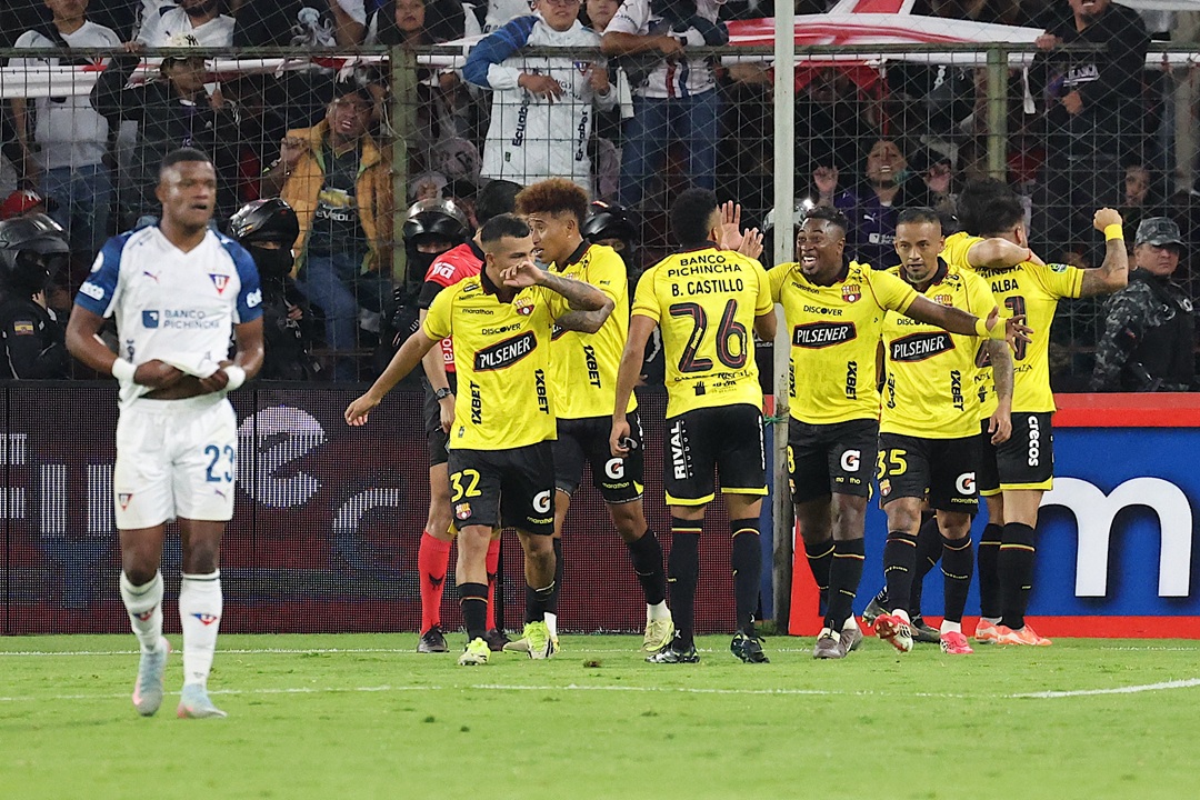 Barcelona da certeros golpes al inicio y al final para vencer a Liga de Quito