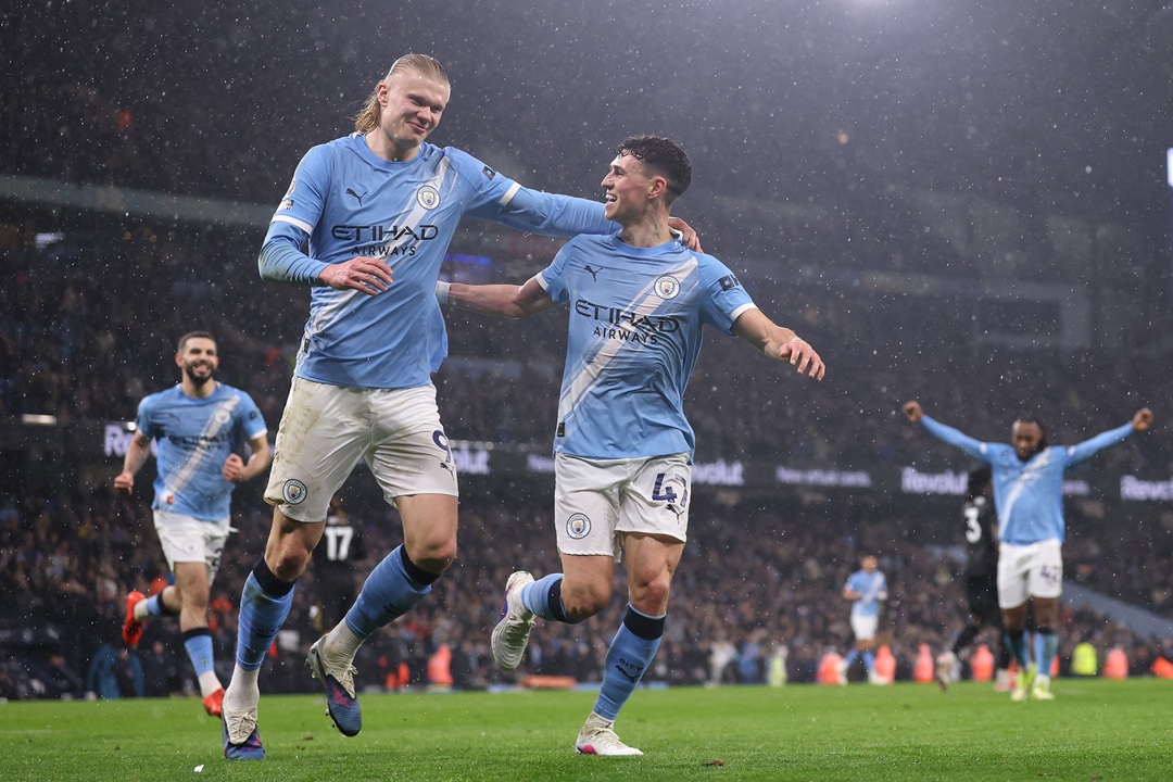 Manchester City arrolla al Fulham y mete presión en la pelea del liderato