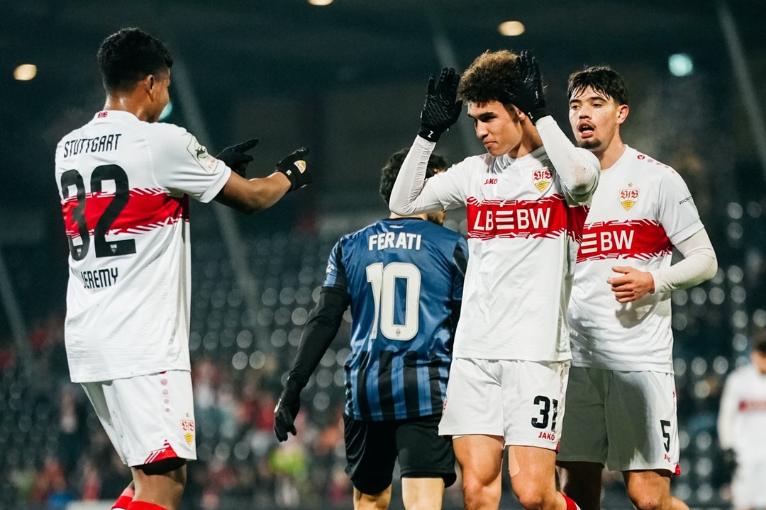 Jeremy Arévalo se destaca con gol y asistencia en triunfo del Stuttgart II