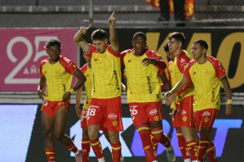 Aucas se impone  con suspenso a Orense y consigue su primera victoria