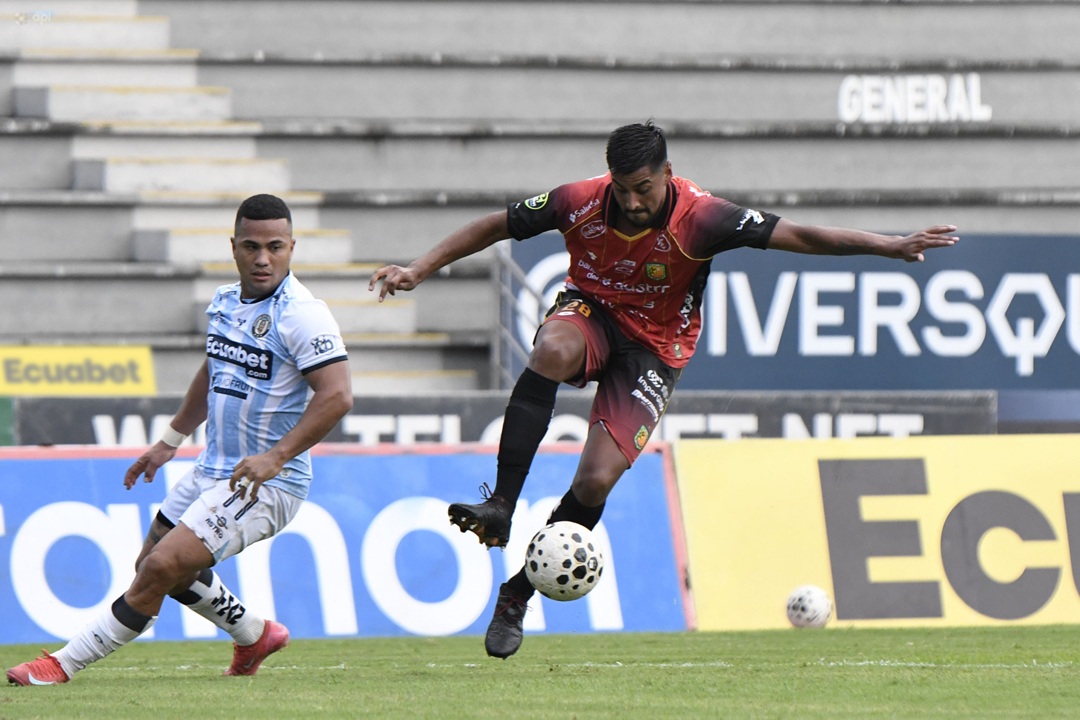 Deportivo Cuenca destraba un partido cerrado con gol en los últimos minutos y supera a Guayaquil City