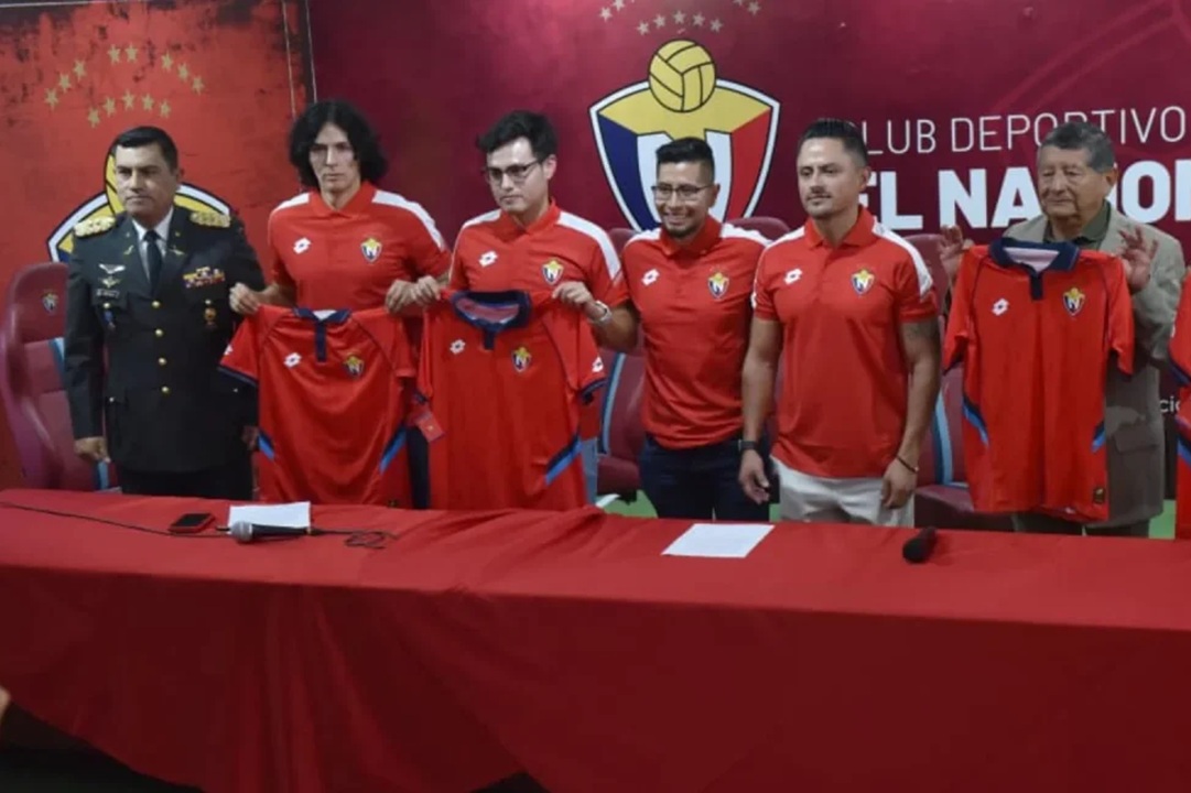 El Nacional presenta a su nuevo cuerpo técnico liderado por Joe Armas