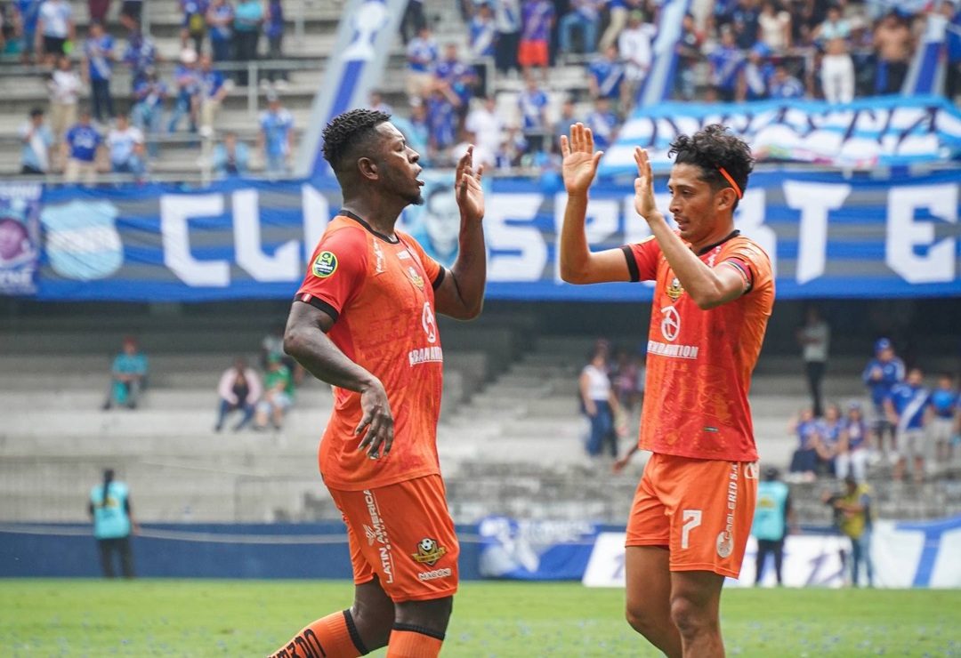 Libertad responde con un golazo de Gabriel Cortez y empata contra Emelec
