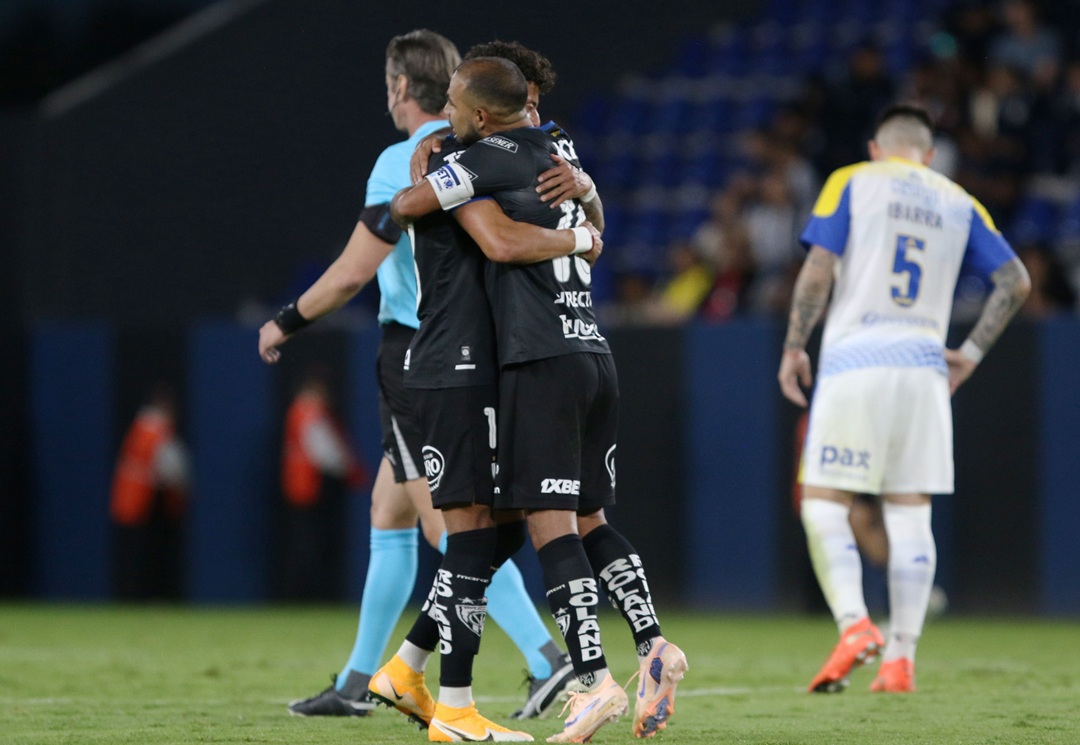Independiente del Valle doblega a Rosario Central y gana su grupo de la Copa Libertadores