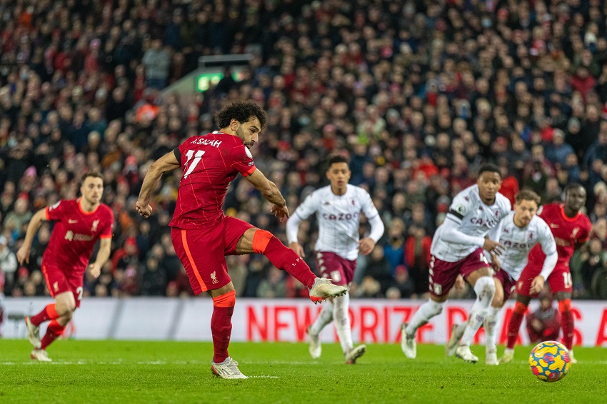Liverpool supera al Aston Villa en el regreso de Gerrard a Anfield (Video)