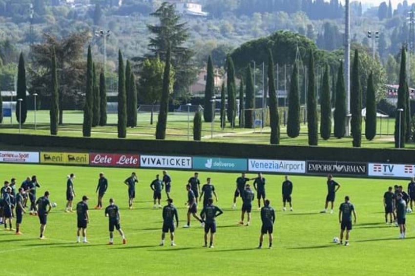 Seleccionador de Italia indica que regreso de Balotelli no es una apuesta "desesperada"