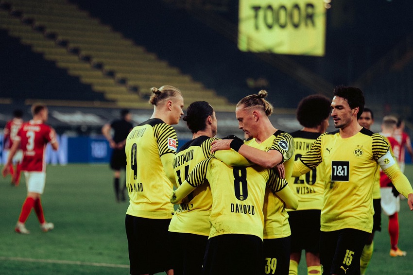 Haaland vuelve a la senda del gol con doblete en triunfo del Dortmund (Video)