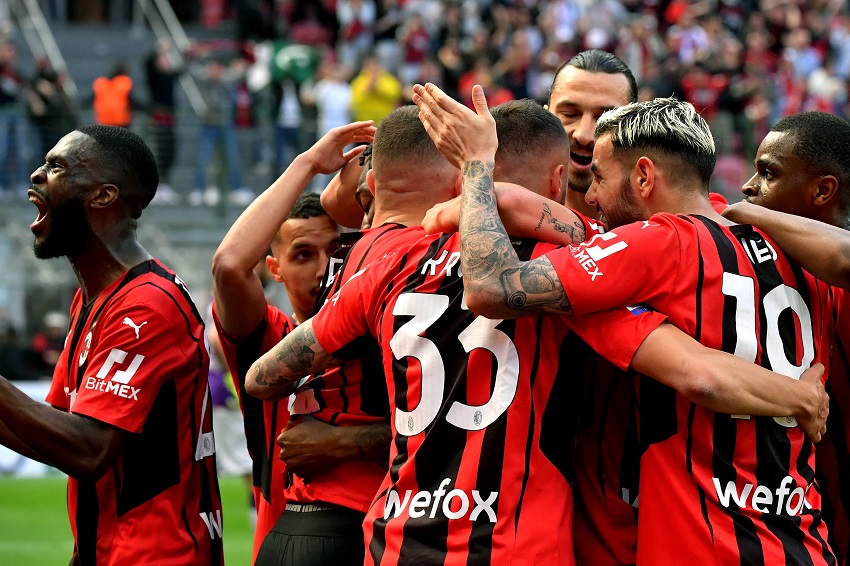 Milan sostiene el liderato tras complicada victoria sobre Fiorentina (Video)