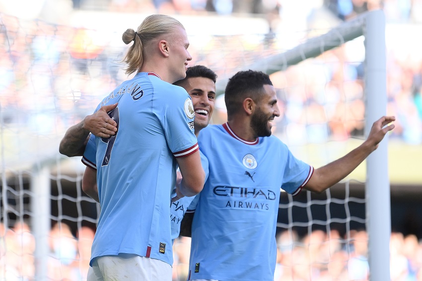 Manchester City golea al Southampton y asume el liderato provisional