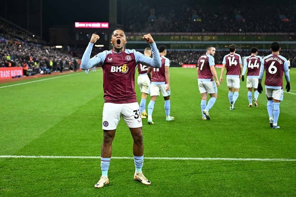 Aston Villa demuestra sus fortalezas, doblega a Manchester City y sigue al acecho