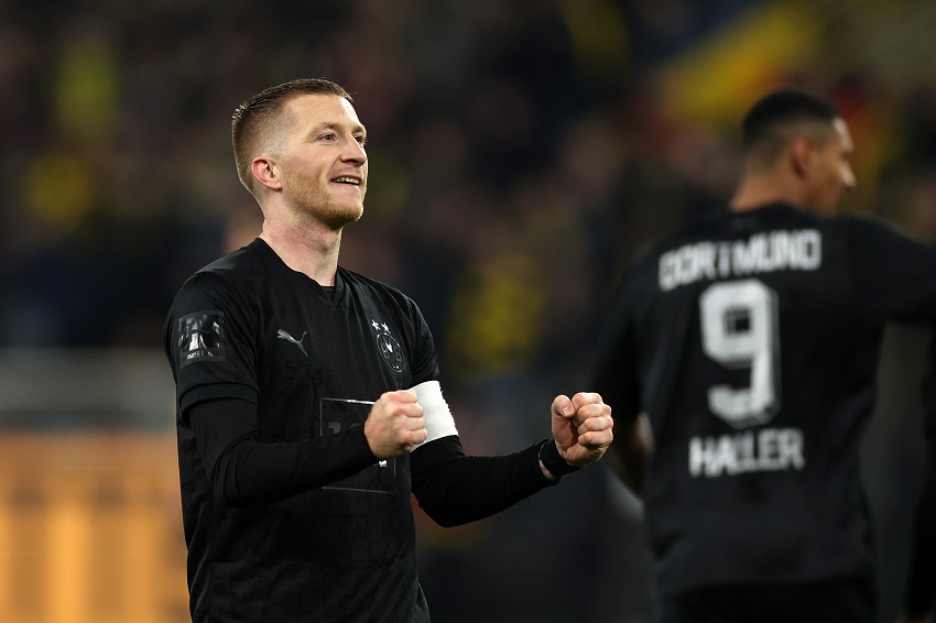 Borussia Dortmund golea y produce un triple empate en la cima de la Bundesliga