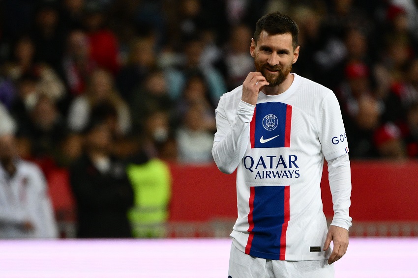 "No hay absolutamente nada con ningún club para el año que viene", aclara Jorge Messi