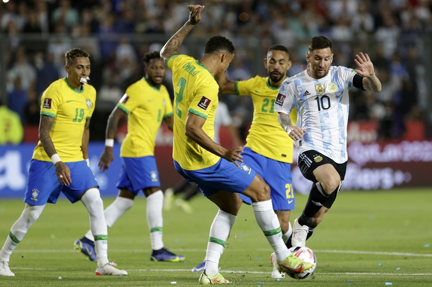 Brasil y Argentina protagonizan el clásico sudamericano en la sexta fecha