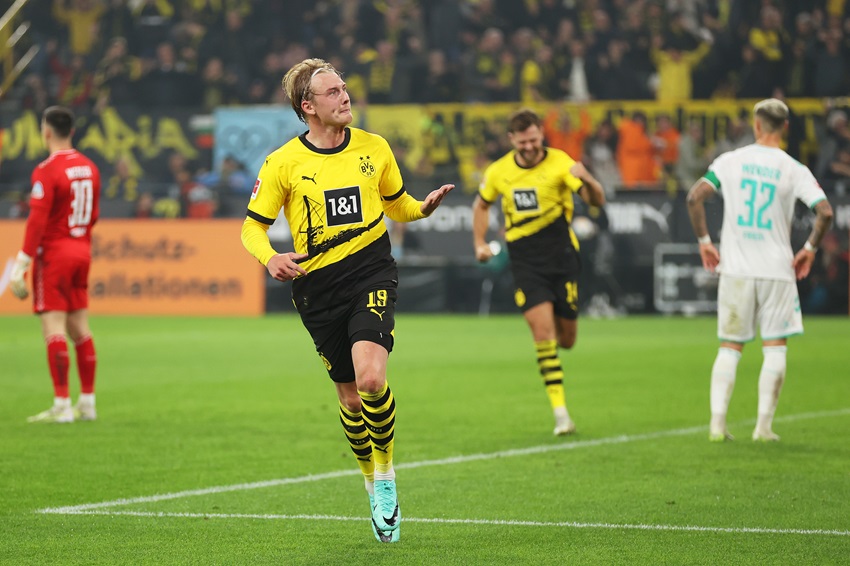 Borussia Dortmund vence al Werder Bremen y asume el liderato provisional