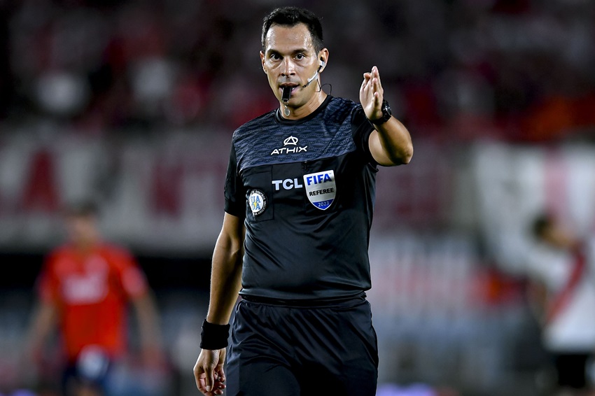 Árbitros argentinos dirigirán partidos de la Eurocopa