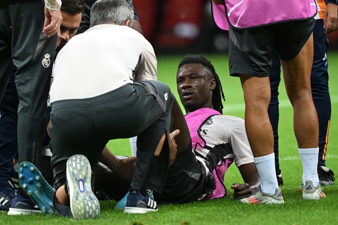 Eduardo Camavinga, baja en el Real Madrid varias semanas por lesión en la rodilla