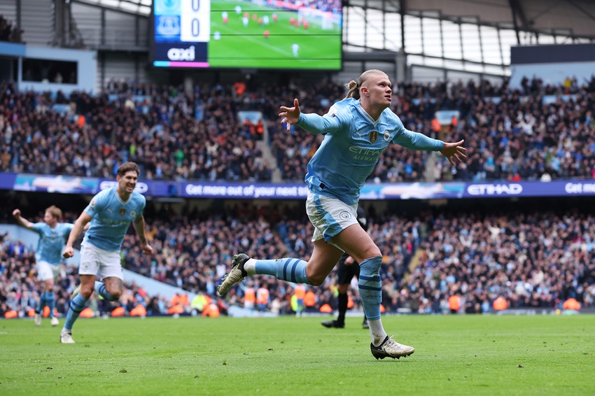 Erling Haaland anota doblete y comanda el triunfo de Manchester City ante Everton