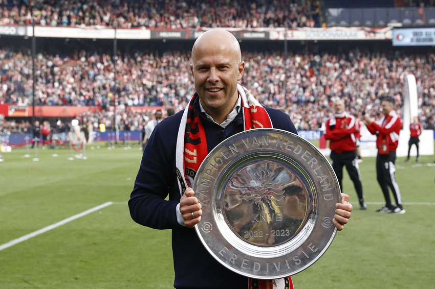 Liverpool oficializa la contratación del entrenador Arne Slot