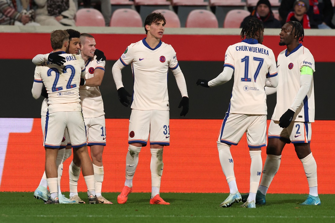 Chelsea, que da descanso a Moisés Caicedo, doblega a Heidenheim para mantener el pleno de triunfos