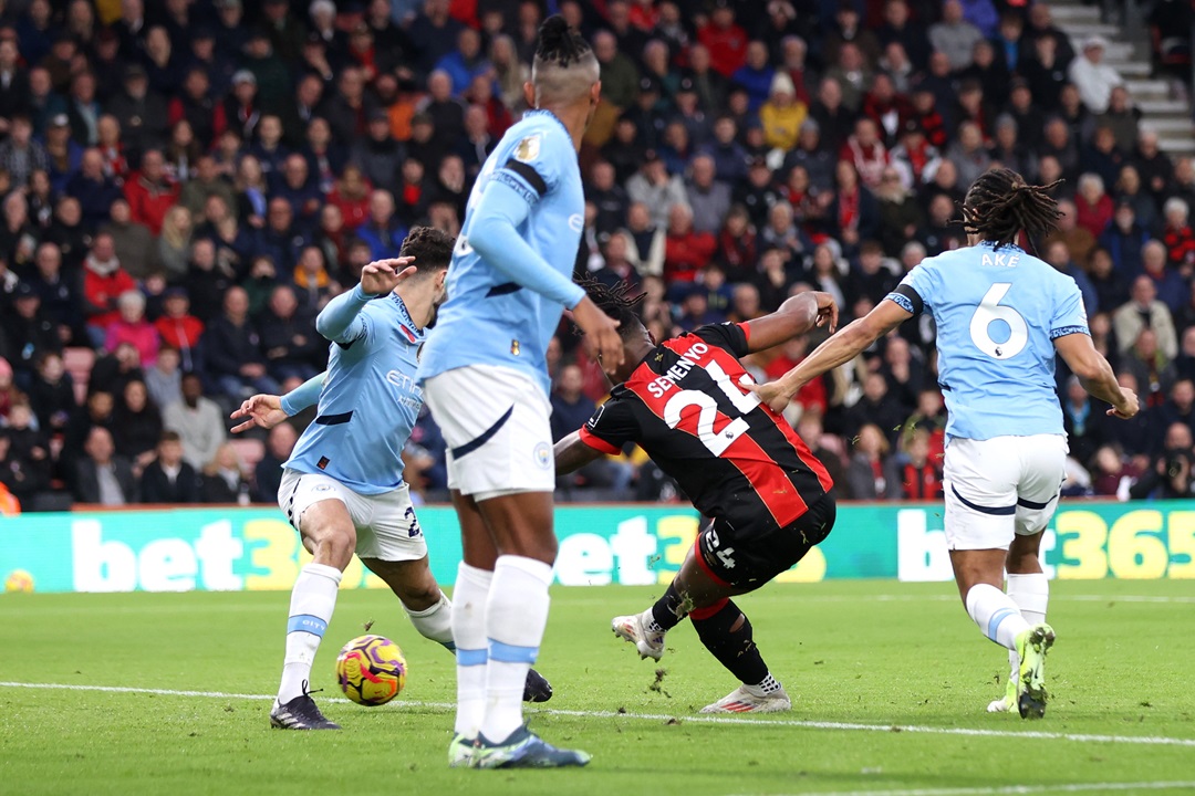 Manchester City tropieza ante Bournemouth y pierde la cima