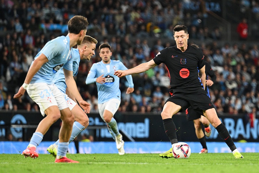 El Barcelona no logra resistir en inferioridad y cede ventaja frente al Celta