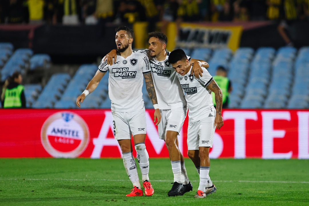 Botafogo hace prevalecer la gran ventaja de la ida y pese a caer en revancha contra Peñarol accede a la final