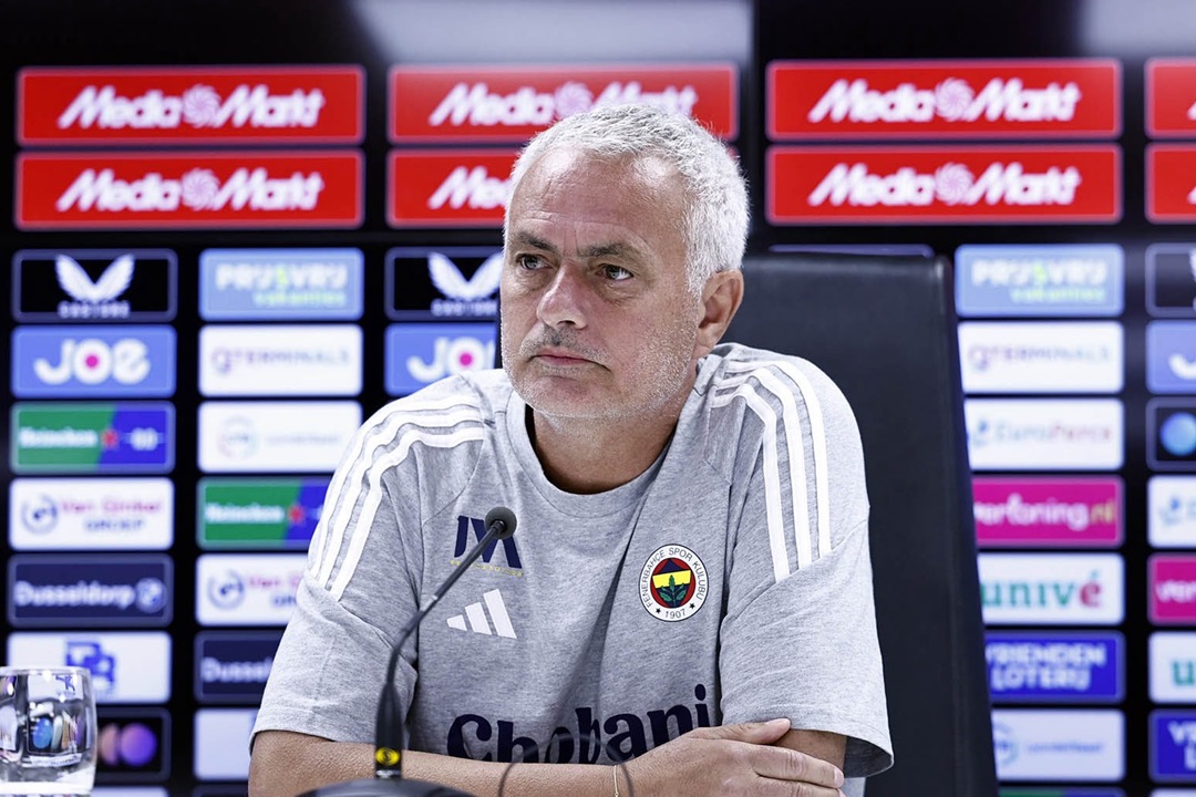 José Mourinho recuerda entre lágrimas a Jorge Costa: "Estoy triste, fue parte de mi historia"
