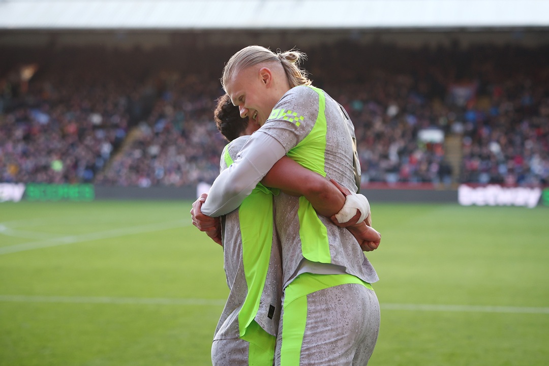 Manchester City golea a Crystal Palace con doblete de Haaland