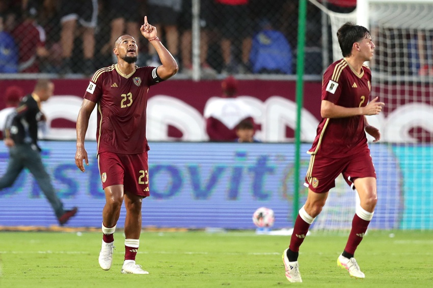 Venezuela doblega a Bolivia en duelo de rivales directos y aumenta su ilusión