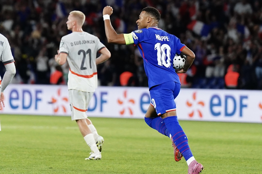 Mbappé lidera una remontada clave de Francia contra Islandia