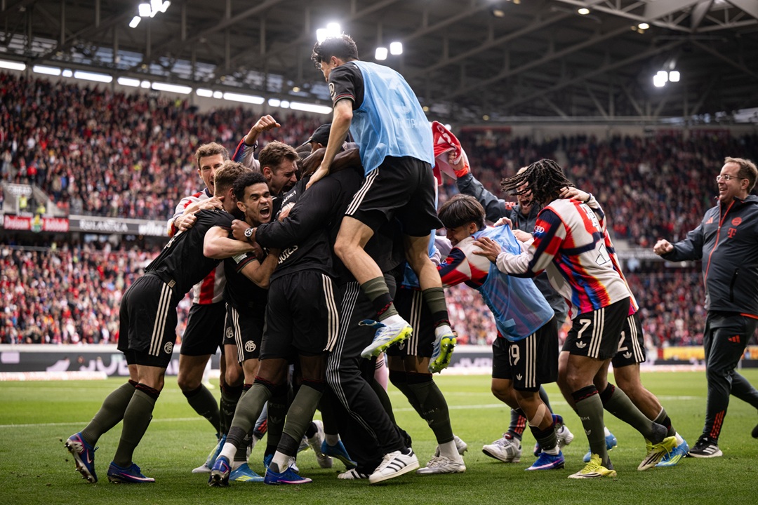 Bayern Múnich sufre, pero logra espectacular y agónica remontada ante el Friburgo